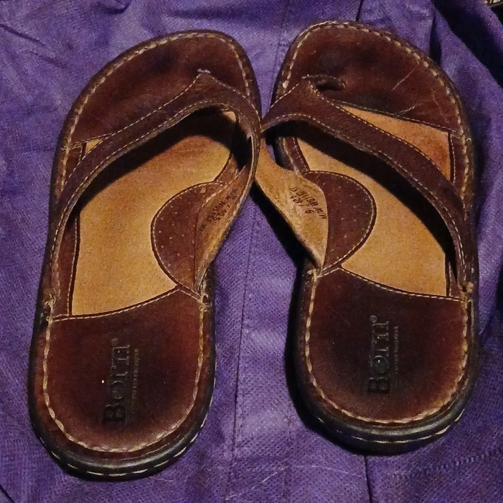 BORN NWOT leather sandals - Picture 1 of 6